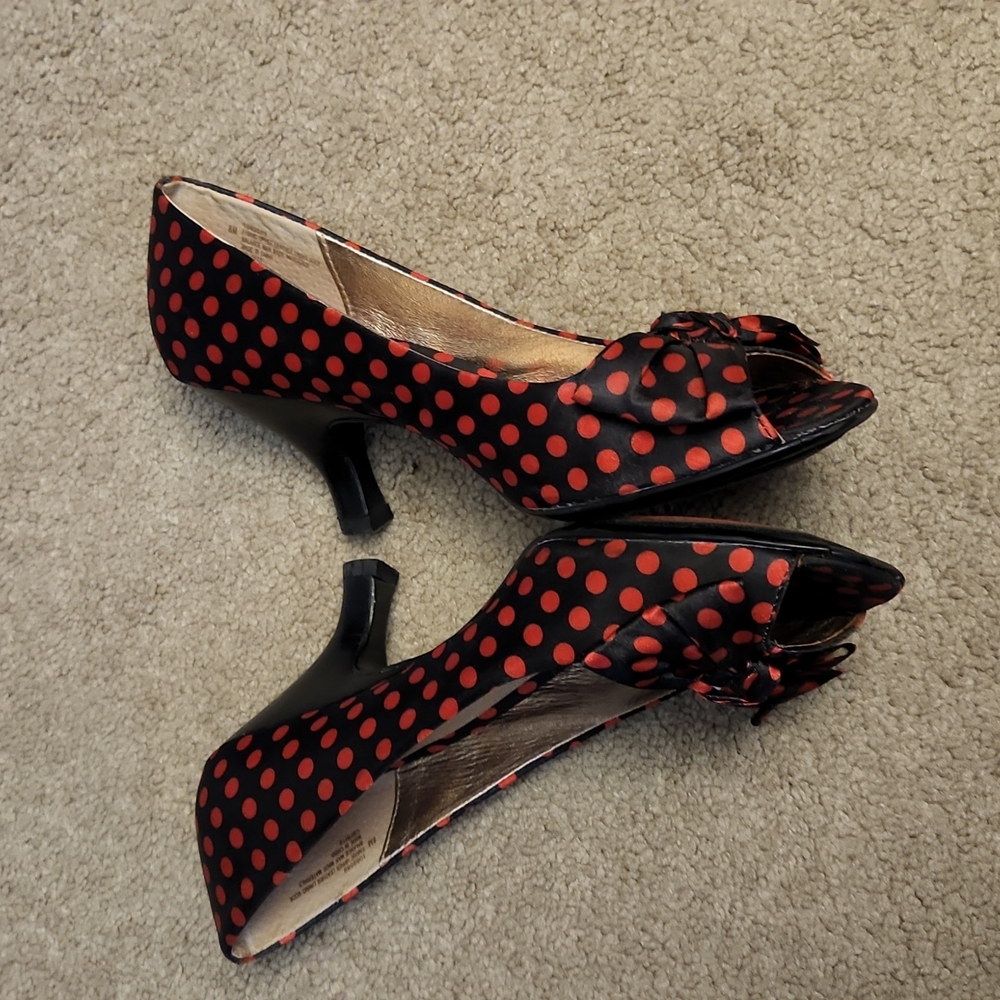 Stunning Sofft open toes